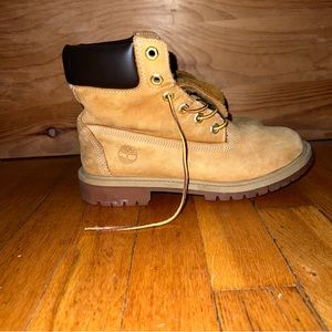 Timberland 6" Classic Junior Work Boot. Great condition